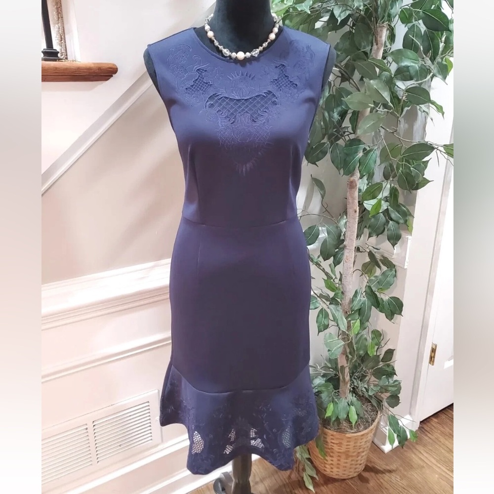 VENUS Navy Blue Lace Dress Sleeveless Size 10 Elegant Classic Elevated - Picture 13 of 13